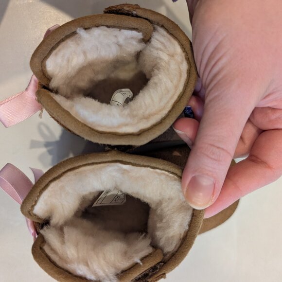 UGG Baby Jesse Bow II Size 4/5 - Picture 10 of 13